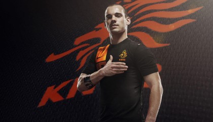 开云官网在线-“高速直冲：直线冲刺让人血脉喷张”，跑高速直线行驶技巧